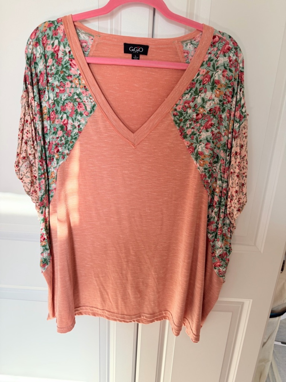 GoGo Peach Floral-Trim V-Neck Women’s Top